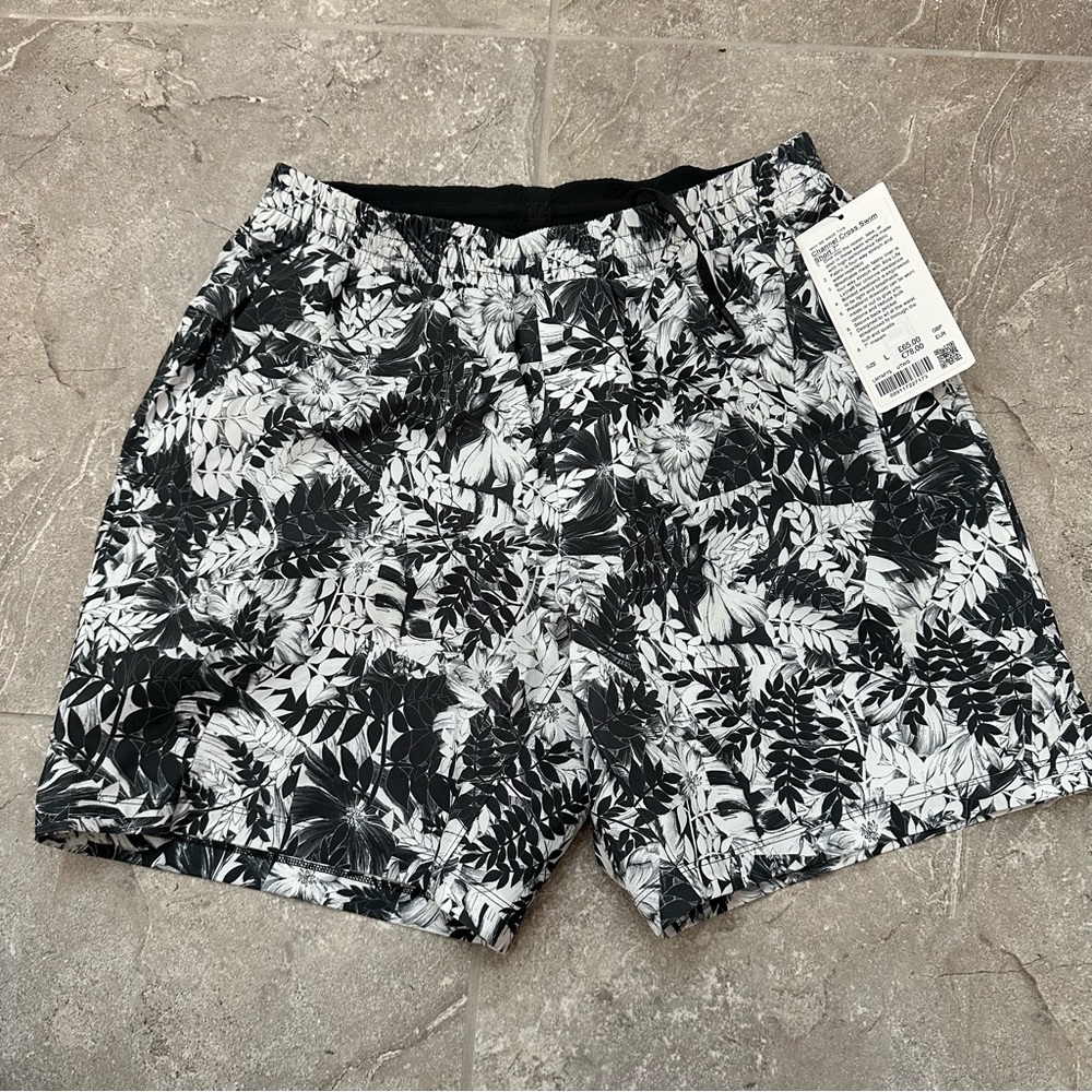NWT Lululemon Channel Cross Swim Short 7" Sz L Urban Tropic Graphite Grey UTWG